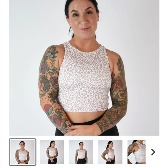 Fleo Tops - ⭐️ Fleo Tempo Crop Top, Neutral Leo, M, EUC ✨